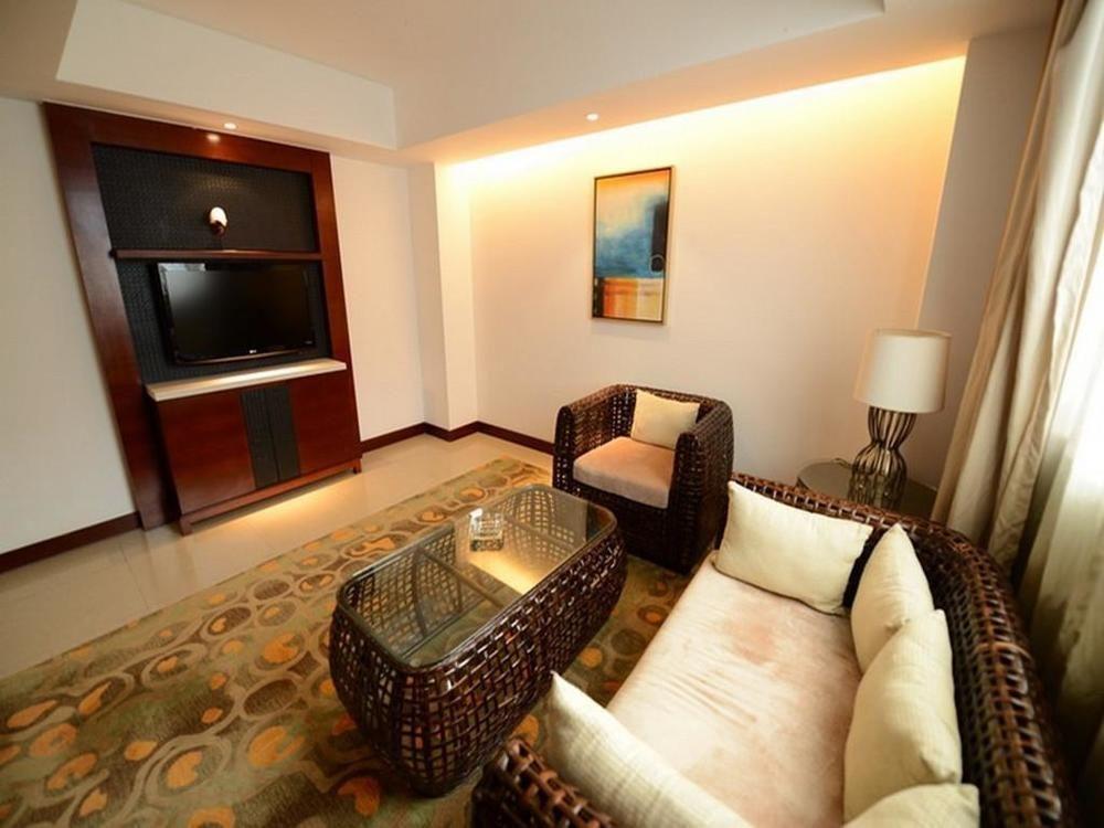 Marina Spa Hotel Sanya Buitenkant foto