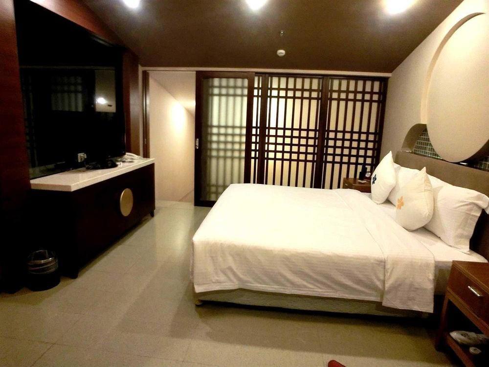 Marina Spa Hotel Sanya Buitenkant foto